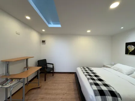 House with 5-bedroom 5 bathrooms  in charming Colonial Cuenca Center - Casa 621