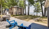 Swim, Fish and Boat House on Stunning Higgins Lake!