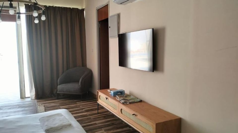 Charming barn in RAK. Rustic charm, modern comfort. Book now!