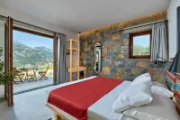 Romantische Villa mit Privatsphäre, Grosse Terrasse mit Aussicht Hotels near Myrtos Beach