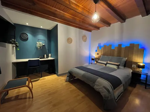 La Chambre des Marmottons, the heart of the village 본느 호텔