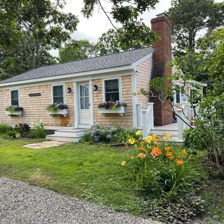Short Walk to Private Beach! Fully-Appointed House w New Screened Porch.