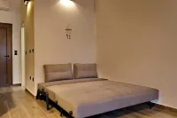 4 LEMONS LUXURY STUDIO 02