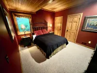 All Season Adventure - Hot Tub - Luxe Cabin on Boyne Mountain
