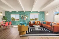 Pool house w/Playground, Mini Golf, King Bed