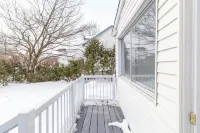 Comfy/New 3 BDR house near DT,Hospital,2 parking 롱게일 호텔