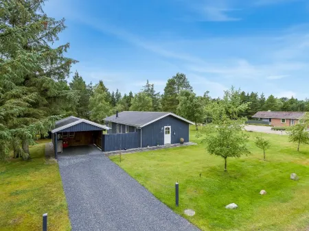 "Fiallar" - 3.2km from the sea