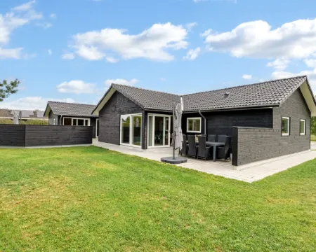 "Frederikke" - 990m from the sea Hoteles en Bindslev