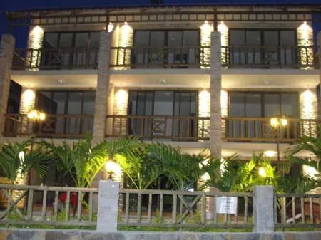 30 seconds walk to the Flic en Flac beach!  Peaceful and family friendly villa.