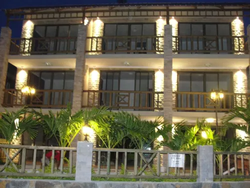 30 seconds walk to the Flic en Flac beach!  Peaceful and family friendly villa.