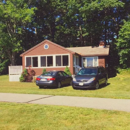 Charming 2-Bedroom Cabin with Wi-fi, A/C and Laundry in Beautiful Ogunquit, ME