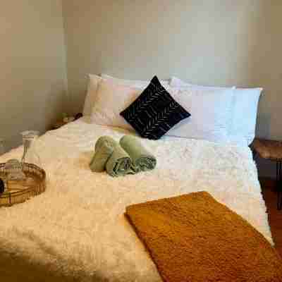 Short North - PRIME Location - Free Parking Rooms