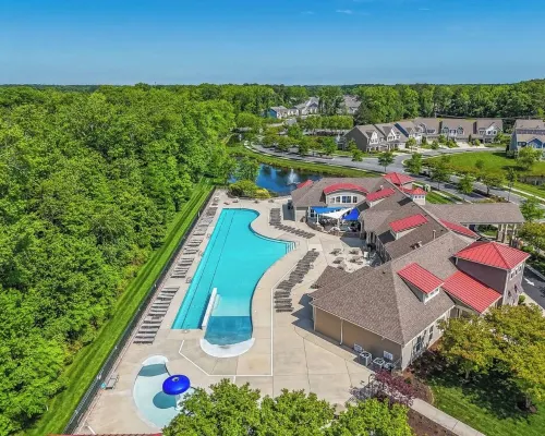 Pondside Paradise: Fishing-Pools-Bishops Landing-Seasonal Free Bethany Shuttle Hotels in Millville