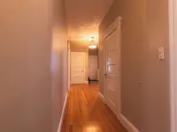 Boston 4BD-5 min walk to Train&Beach/10min-Airport-Free Parking Hotels in Revere