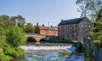 Countryside Stay Near JCB, Peak District & Alton Towers Hotels in Uttoxeter