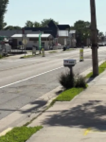 4-Bdrm 3 bath house in Grafton with large patio, WiFi and very walkable. Fun!!! 格拉夫頓酒店