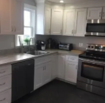 Townhouse Close to Downtown Newport & Beaches