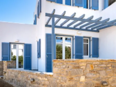 Sanders Paros Gardens - Smart 1-Bdr Apt w Patio