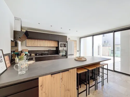 Village house in Provence with swimming pool and private terrace Hotels in Eyragues