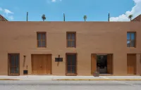 라르 시라 Basilica de la Soledad 주변 호텔