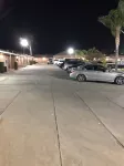Topper Motel - parking