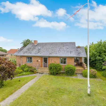 "Hiarni" - 12km from the sea