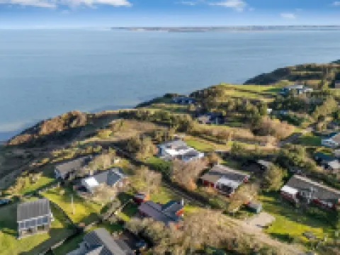 "Alpi" - 250m to the Fjord Hotels in Struer