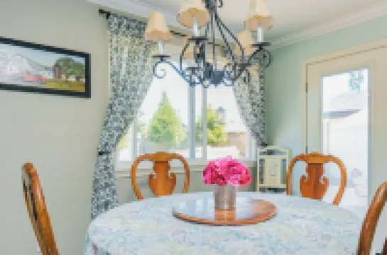 Wine Down Cottage in the Heart of Cambria