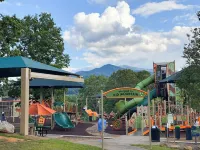 Modern 5Br/3 Bath 4000sq ft Escape, Movie Rm, 2 Decks, Grill, above Clouds Views Hotels in Yancey County