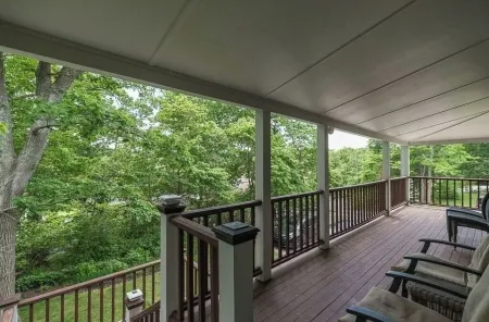 Walk to Good Harbor and Long Beach -Vacation Home