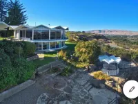 Del Prado Estates - Breathtaking Views, Indoor Pool, Jacuzzi and a Snooker Table