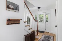 Walk to the Beach - Serene Coastal Country Cottage