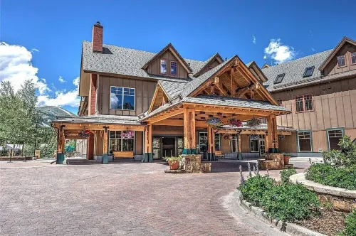 Luxurious retreat in Breckenridge steps from Quicksilver chairlift and amenities