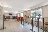 Keene Elm City Hotel, Ascend Hotel Collection - petit déjeuner