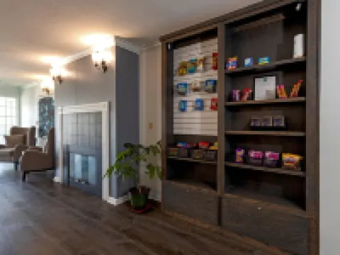 Quality Inn & Suites Tulare Hotels in Tulare