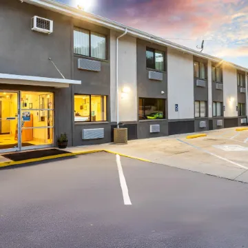 Motel 6 Ogden, UT- Downtown