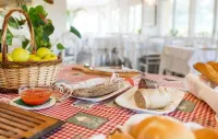 Hotel Ancora - breakfast