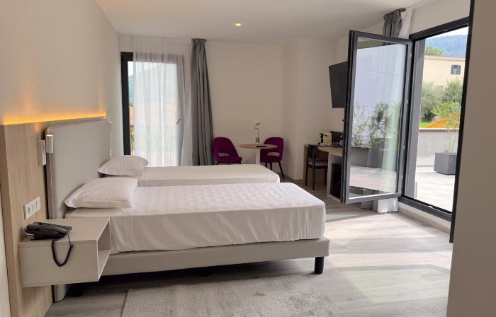 Lake and More Suite Hotel