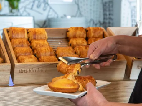 Ibis Versailles Château