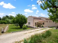 Holiday Home in Vaucluse near Mont Ventoux