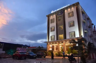 EPR公寓 Jada Tirtham附近的飯店