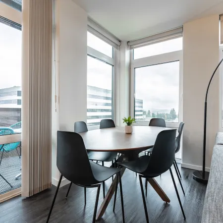 2BR | Rooftop, Gym, Lounge | Bellevue | Sophari C