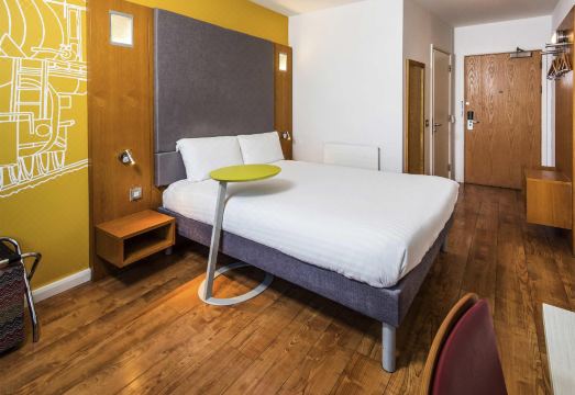 이비스 스타일스 크루 조식