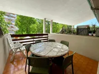 Spacious Duplex Near the Beach