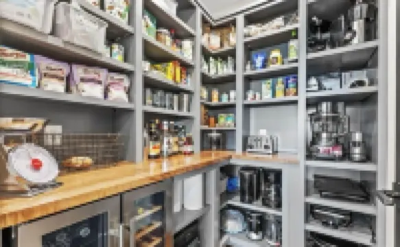 Panoramic Views! Luxury Lakeside & Mountain w Oversized Spa, Kayaks, & Sunset