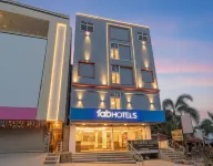 FabExpress Broholic Suites - Nr Jntu Kukatpally 하이데라바드 호텔