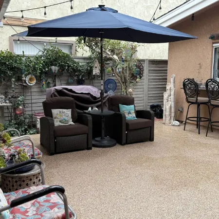 Charming bungalow in Npt  Bch , Dog Friendly, walk to eateries AIR CONDITIONER