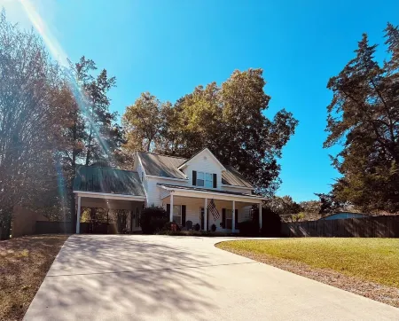 Hartselle Guest House in the ❤️ of North Alabama-walking distance to downtown