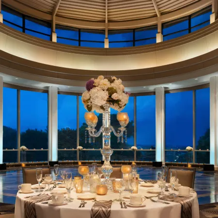 InterContinental Hotels SAINT PAUL RIVERFRONT by IHG Отели рядом с достопримечательностью «Музей науки штата Миннесота»