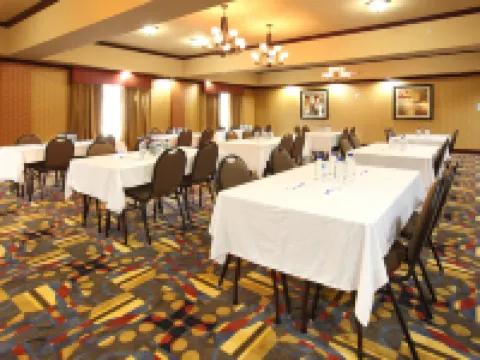 智選假日套房酒店範布倫 - 史密斯堡區 克勞福德縣酒店